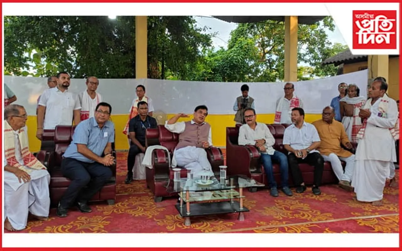 কৰৈয়নী বাৰগঞা মন্দিৰত আশীষ ল'লে মুখ্যমন্ত্ৰী ড০ হিমন্ত বিশ্ব শৰ্মাই...